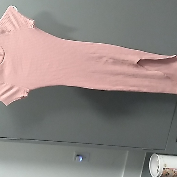 Clothes - Picture 2 of 4